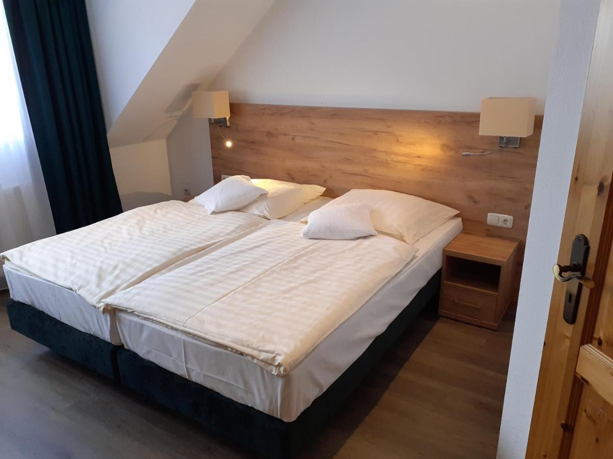 Land-Gut-Hotel Zum Alten Forsthaus - Aufladestation Fuer Elektroautos Hürtgenwald Extérieur photo