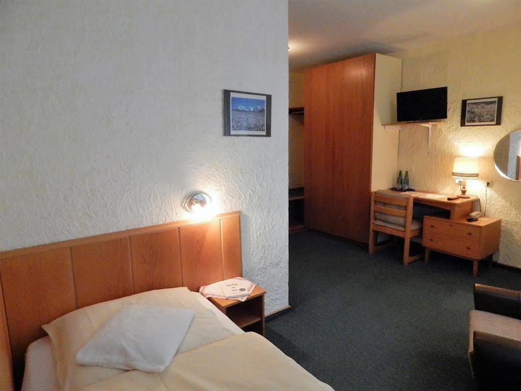 Land-Gut-Hotel Zum Alten Forsthaus - Aufladestation Fuer Elektroautos Hürtgenwald Extérieur photo