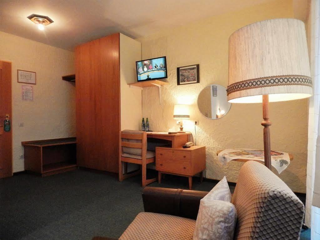 Land-Gut-Hotel Zum Alten Forsthaus - Aufladestation Fuer Elektroautos Hürtgenwald Extérieur photo