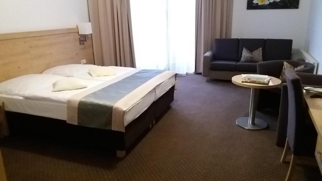 Land-Gut-Hotel Zum Alten Forsthaus - Aufladestation Fuer Elektroautos Hürtgenwald Extérieur photo